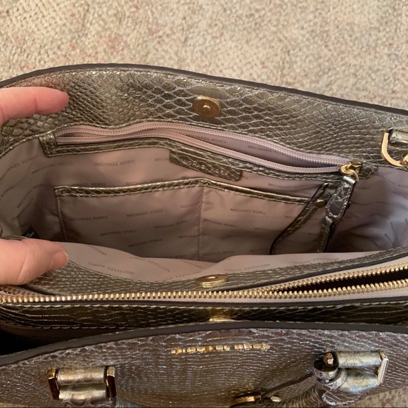 Michael Kors Purse in Perfect Condition - Picture 5 of 8